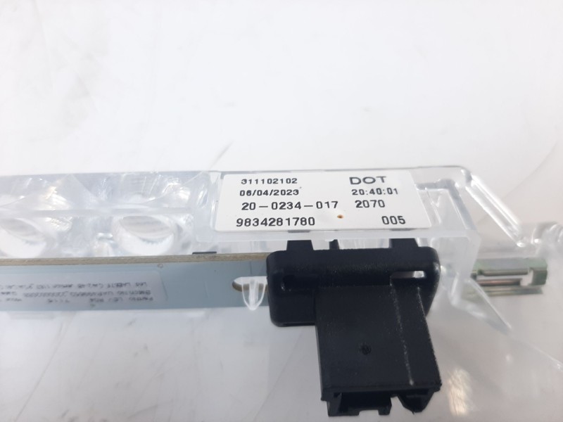 Recambio de luz central de freno para citroën c4 pure tech referencia OEM IAM 9834281780 9834281780 