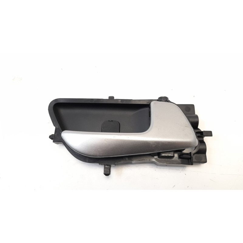 Recambio de maneta interior trasera derecha para hyundai i20 1.2 16v cat referencia OEM IAM 82620C7000  