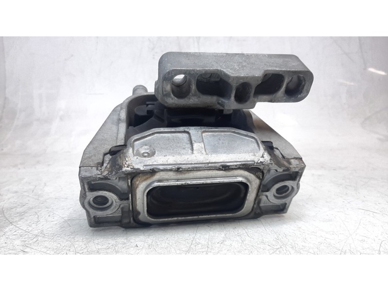 Recambio de soporte motor derecho para volkswagen tiguan (5n2) 2.0 tdi referencia OEM IAM 5N0199262L  