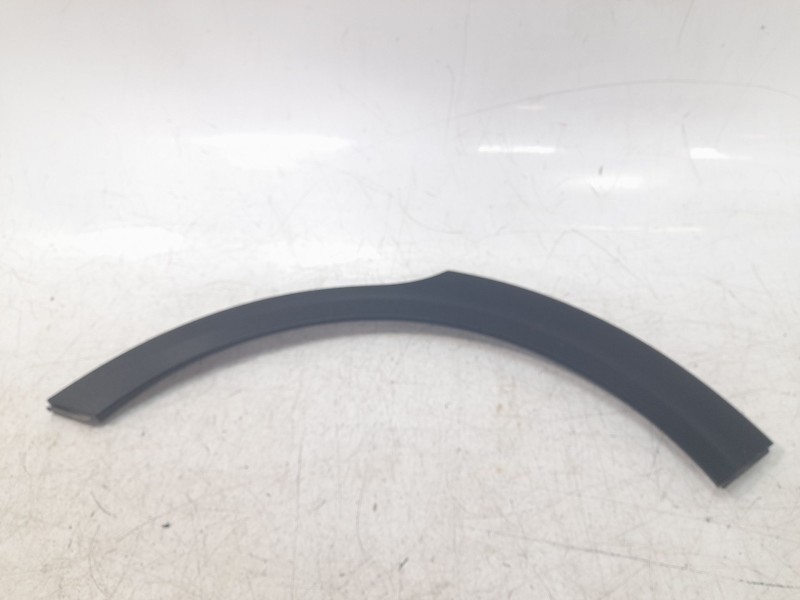 Recambio de aletin trasero izquierdo para kia stonic (ybcuv) 1.2 cat referencia OEM IAM 87743H8400  