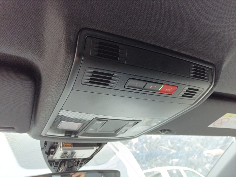 Recambio de luz interior para seat arona fr referencia OEM IAM   