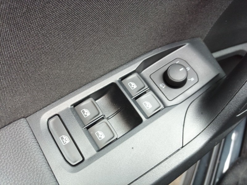 Recambio de mando elevalunas delantero izquierdo para seat arona fr referencia OEM IAM   