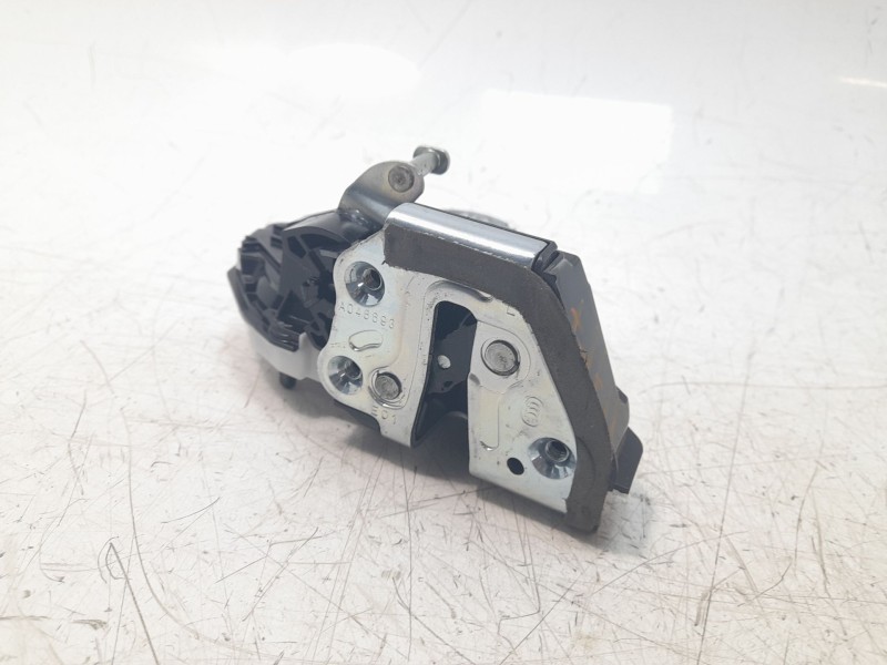 Recambio de cerradura puerta trasera izquierda para toyota rav4 hybrid 4x2 advance referencia OEM IAM 6906048060  