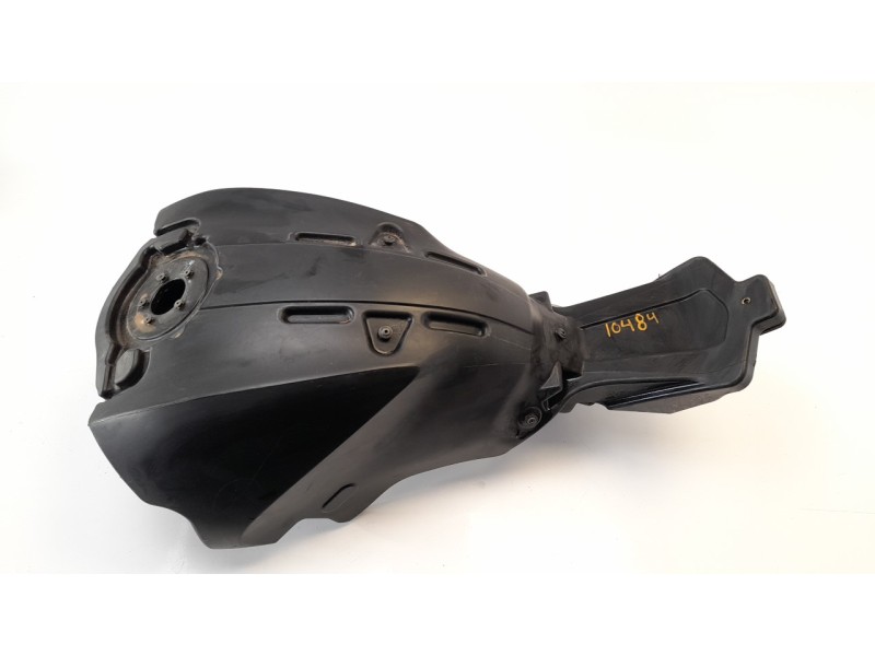 Recambio de deposito combustible para ducati monster 696 referencia OEM IAM 58631711A  