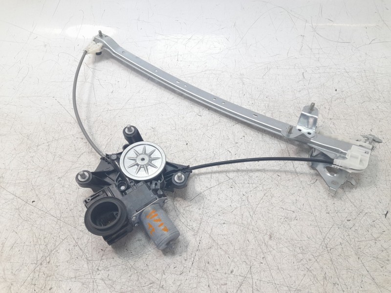 Recambio de elevalunas trasero izquierdo para toyota rav4 hybrid 4x2 advance referencia OEM IAM 6980442062  