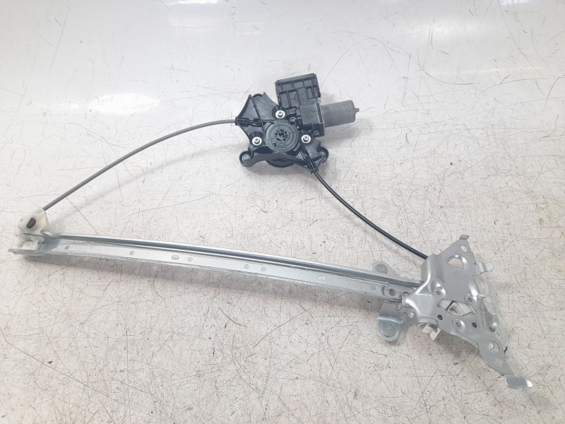 Recambio de elevalunas trasero izquierdo para toyota rav4 hybrid 4x2 advance referencia OEM IAM 6980442062  