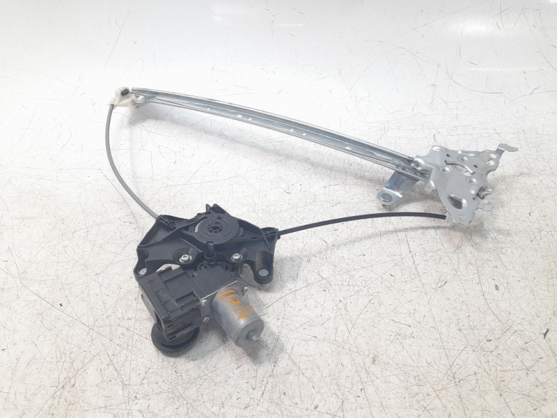 Recambio de elevalunas trasero derecho para toyota rav4 hybrid 4x2 advance referencia OEM IAM 6980342061  