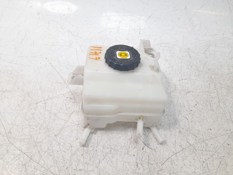 Recambio de deposito liquido de frenos para toyota rav4 hybrid 4x2 advance referencia OEM IAM 4722042140  