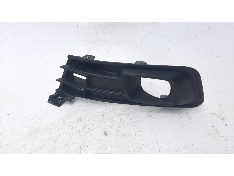 Recambio de rejilla paragolpes izquierda para renault captur 1.5 dci diesel fap referencia OEM IAM 261A39427R  