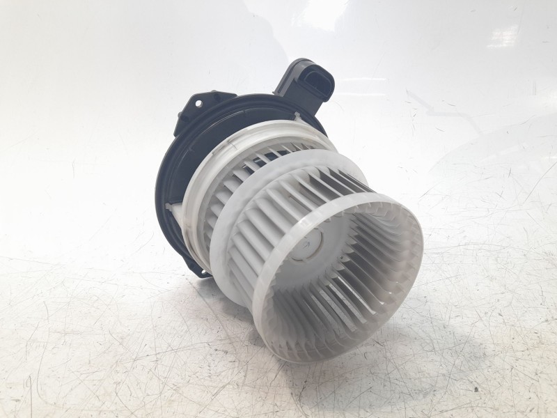 Recambio de ventilador calefaccion para toyota rav4 hybrid 4x2 advance referencia OEM IAM 8710358080  