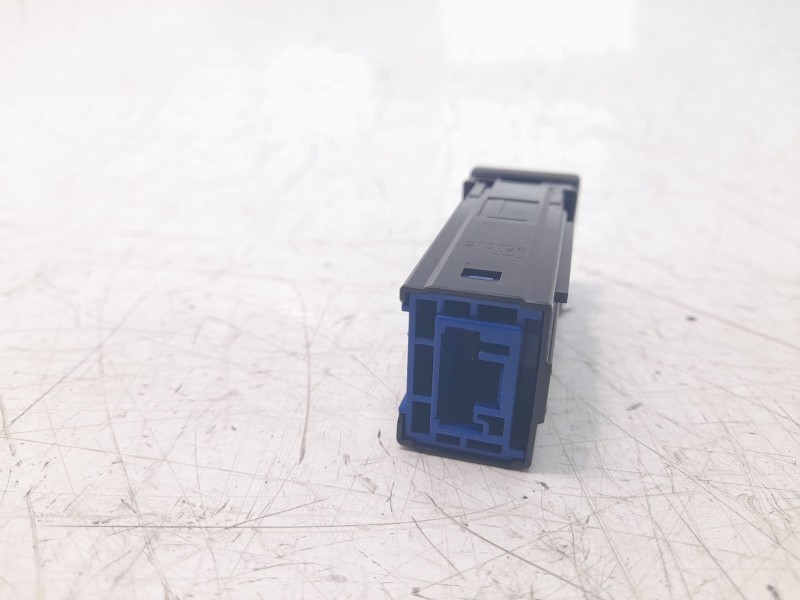 Recambio de interruptor para toyota rav4 hybrid 4x2 advance referencia OEM IAM M77419 8475142050 