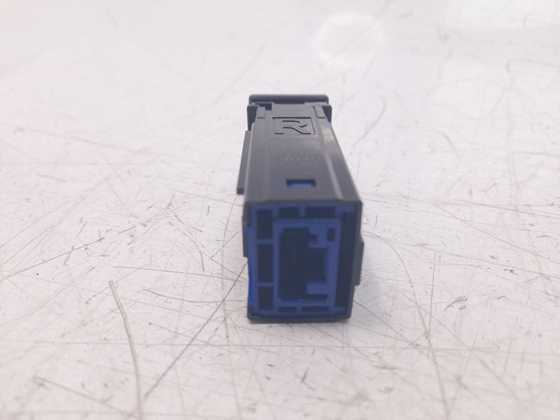 Recambio de interruptor para toyota rav4 hybrid 4x2 advance referencia OEM IAM M77418 8475142060 