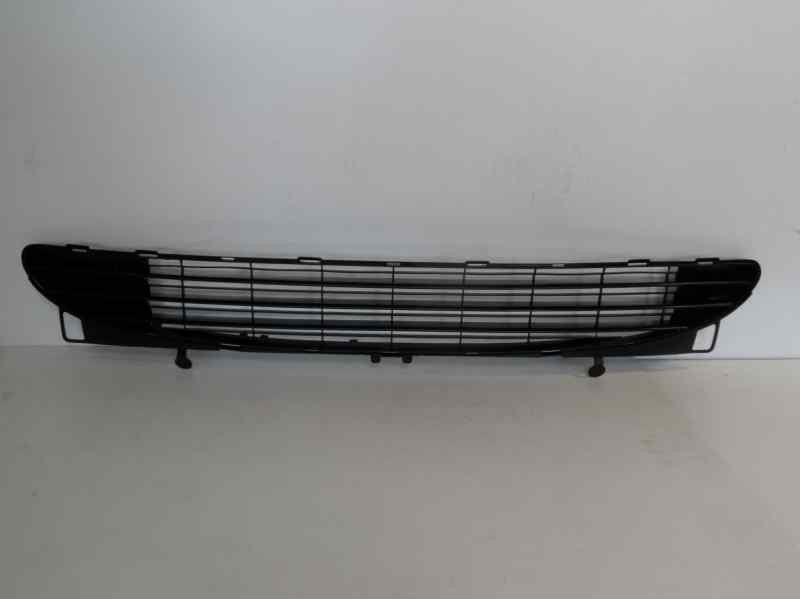 Recambio de rejilla paragolpes central para peugeot 307 (s1) referencia OEM IAM 7414W6 107172306 PG4202120