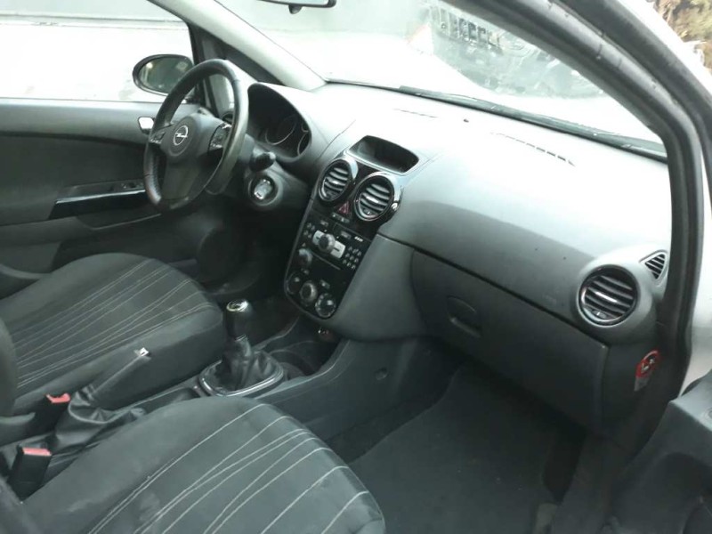 opel corsa d del año 2010