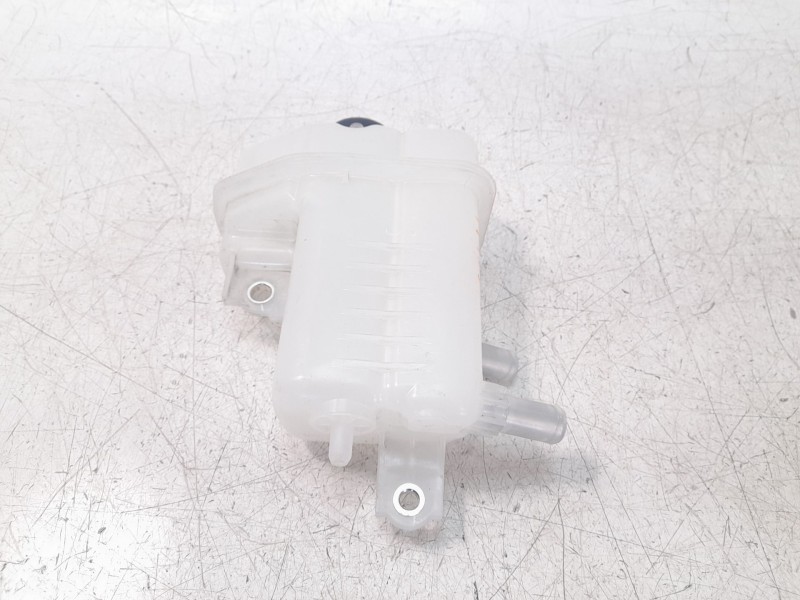 Recambio de deposito expansion para toyota rav4 hybrid 4x2 advance referencia OEM IAM 1647025050  