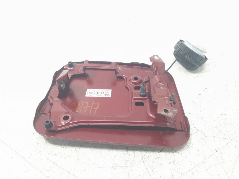 Recambio de tapa exterior combustible para toyota rav4 hybrid 4x2 advance referencia OEM IAM 7735042100  