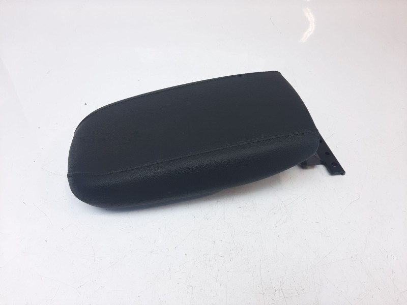 Recambio de apoyabrazos central para kia ceed 1.0 tgdi cat referencia OEM IAM 84660J7000WK 84660J7000WK 