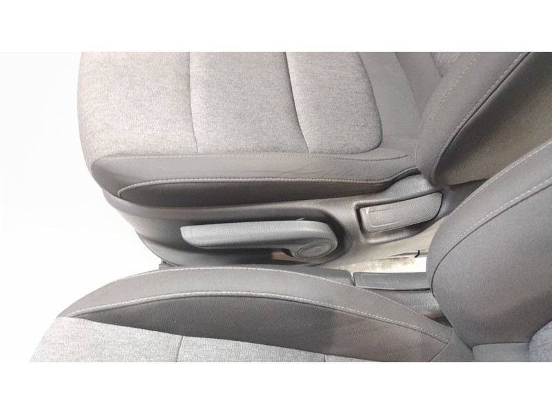 Recambio de juego asientos completo para kia stonic (ybcuv) concept referencia OEM IAM 88160H8000SJG  