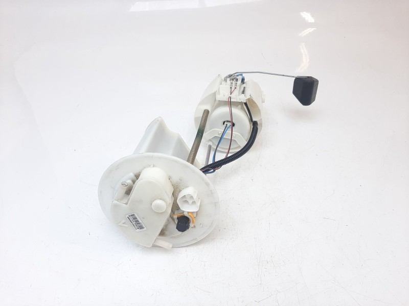 Recambio de bomba combustible para toyota yaris hybrid feel referencia OEM IAM 7770400090 7770400090 
