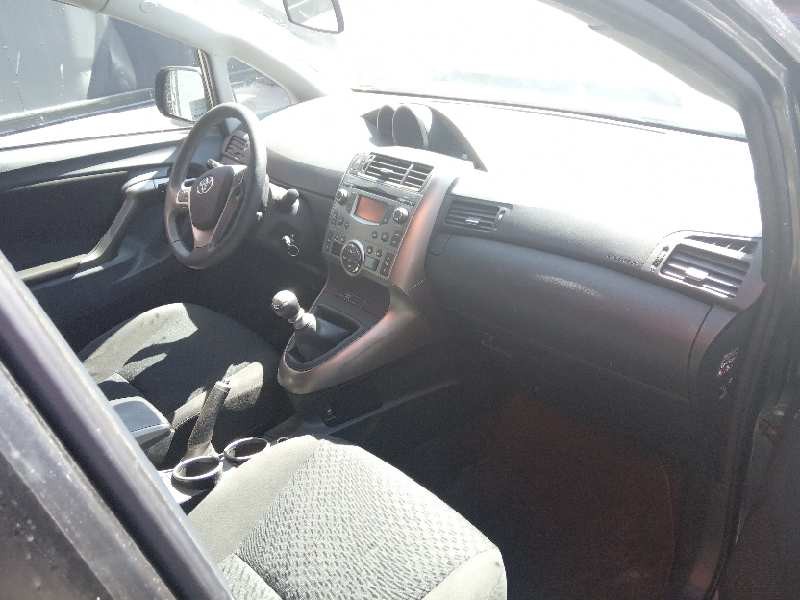 toyota verso del año 2010