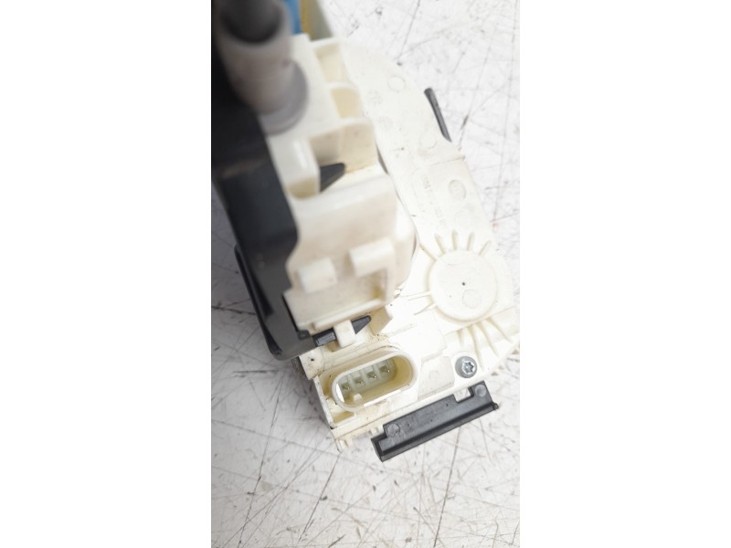 Recambio de cerradura puerta delantera derecha para jeep compass (m7) longitude fwd referencia OEM IAM P68164358AB  