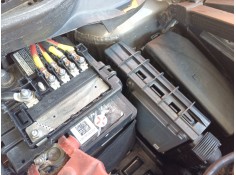 CAJA RELES / FUSIBLES 