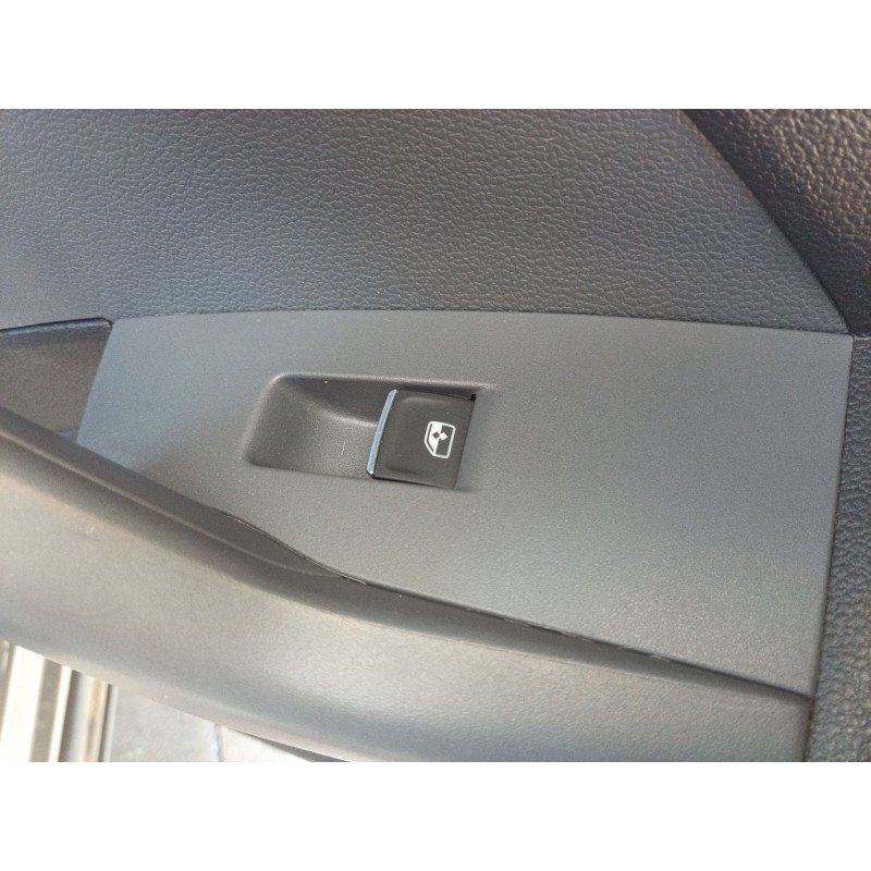 Recambio de mando elevalunas trasero derecho para volkswagen t-cross (c11, d31) 1.0 tsi referencia OEM IAM   