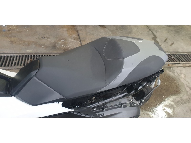 Recambio de asiento delantero para honda adv 350 referencia OEM IAM 77200K2LD00ZA  