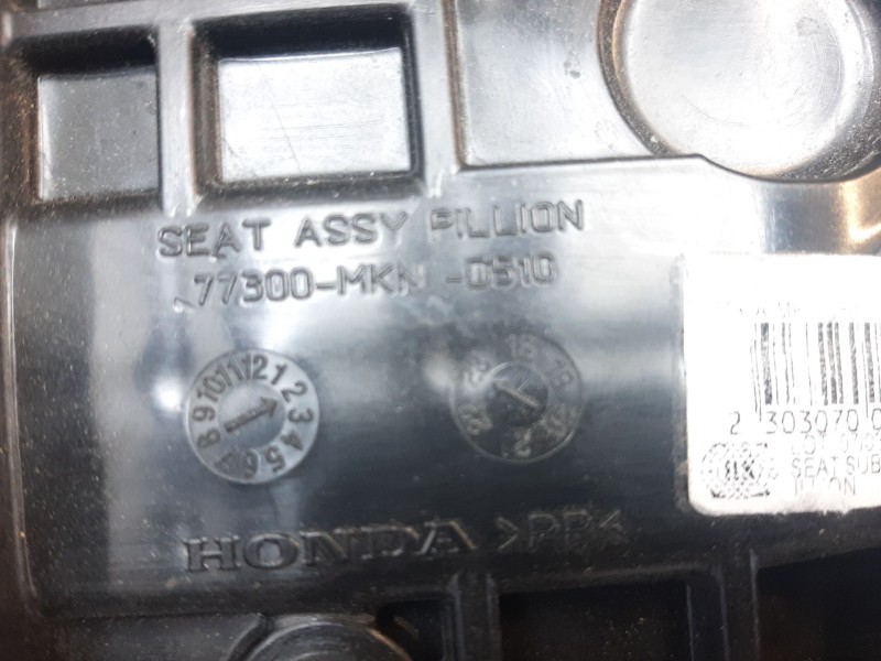 Recambio de asiento trasero para honda cbr 650r cbr 650r referencia OEM IAM 77300MKND510 77300MKND510 