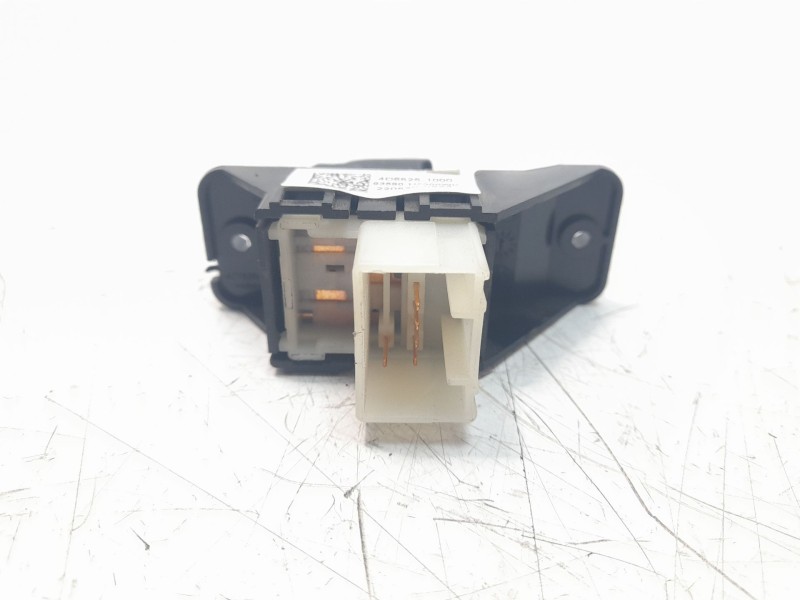 Recambio de mando elevalunas trasero izquierdo para kia stonic (ybcuv) 1.2 cat referencia OEM IAM 93580H8000  