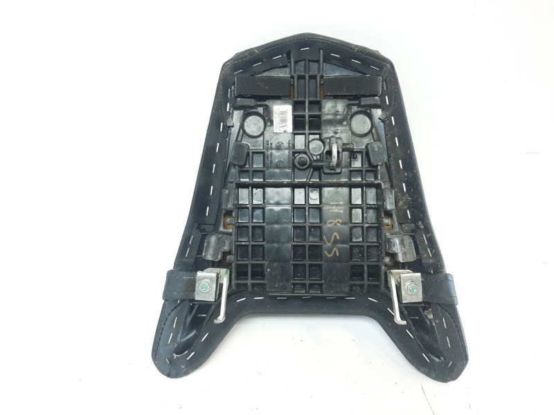 Recambio de asiento trasero para honda cb 650r referencia OEM IAM 77300MKND510 77300MKND510 
