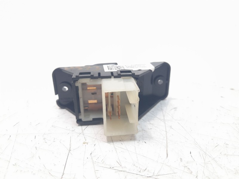 Recambio de mando elevalunas delantero derecho para kia stonic (ybcuv) 1.2 cat referencia OEM IAM 93575H8000WK  