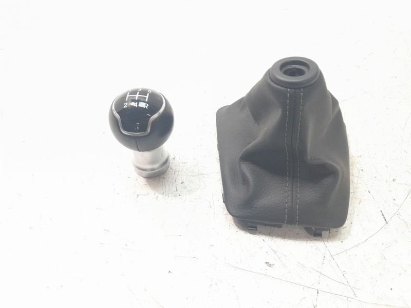 Recambio de pomo palanca cambio para kia stonic (ybcuv) 1.2 cat referencia OEM IAM 43711D9100  