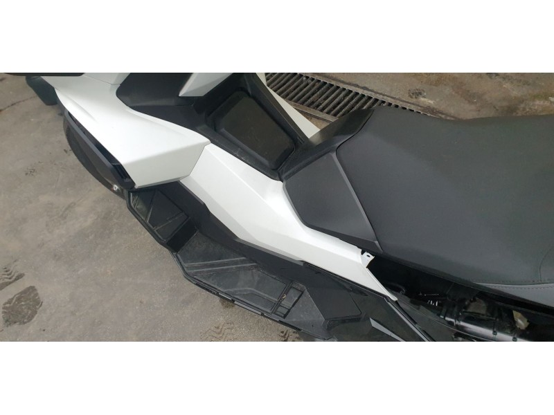 Recambio de deposito combustible para honda adv 350 referencia OEM IAM 17500K1BT00  