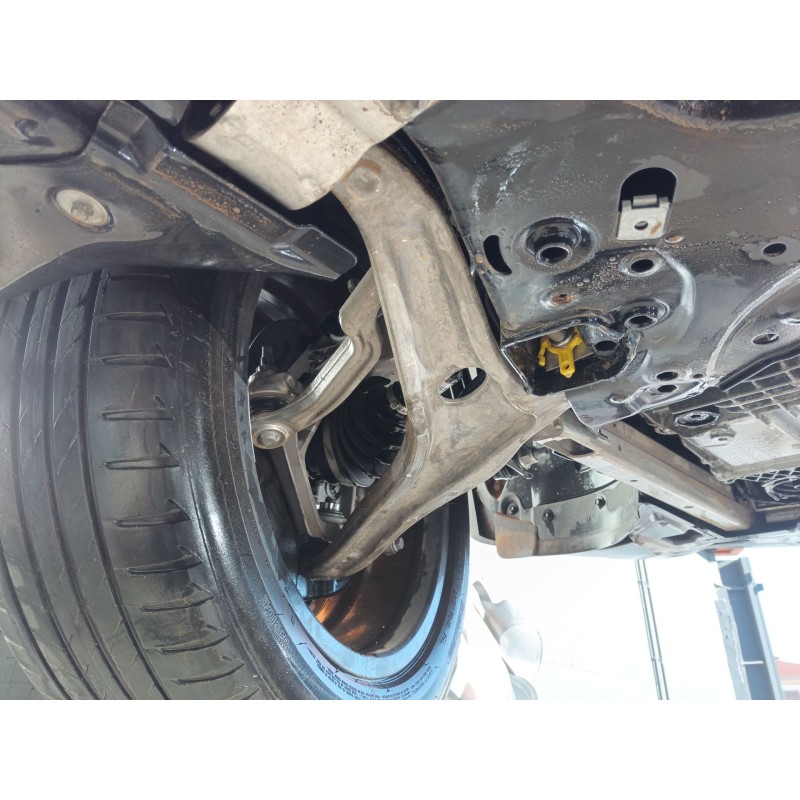 Recambio de brazo suspension inferior delantero izquierdo para mercedes-benz clase gla (bm 247) gla 200 (247.787) referencia OEM