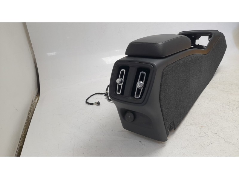 Recambio de consola central para volvo xc 40 essential 2wd referencia OEM IAM 32352198  