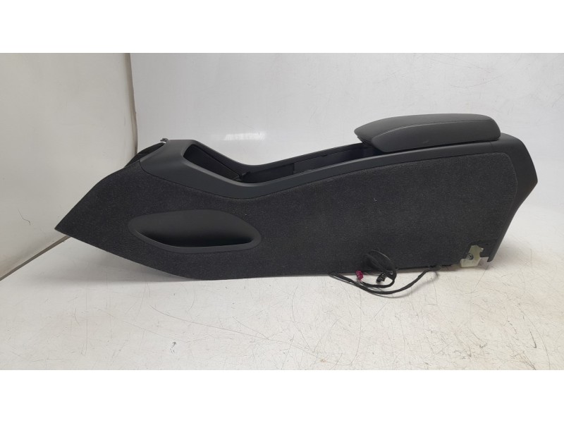Recambio de consola central para volvo xc 40 essential 2wd referencia OEM IAM 32352198  