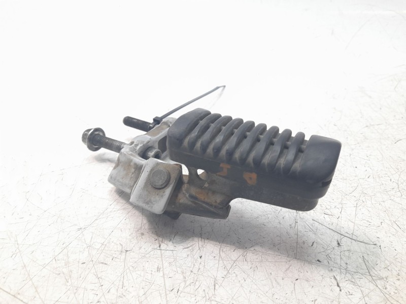 Recambio de estribo para aprilia pegaso 125 / 600 / 650 pegaso 650 referencia OEM IAM AP8146485  