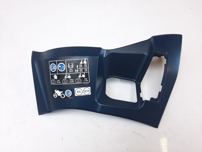Recambio de moldura para honda pcx 125 referencia OEM IAM 81140K1ZJ10YF 81140K1ZJ101 
