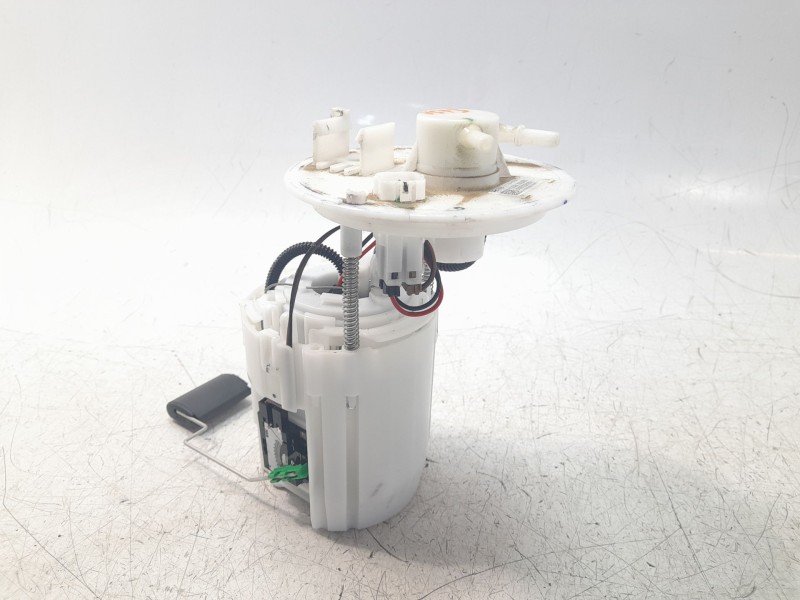 Recambio de bomba combustible para kia stonic (ybcuv) 1.2 cat referencia OEM IAM 31110H8300  