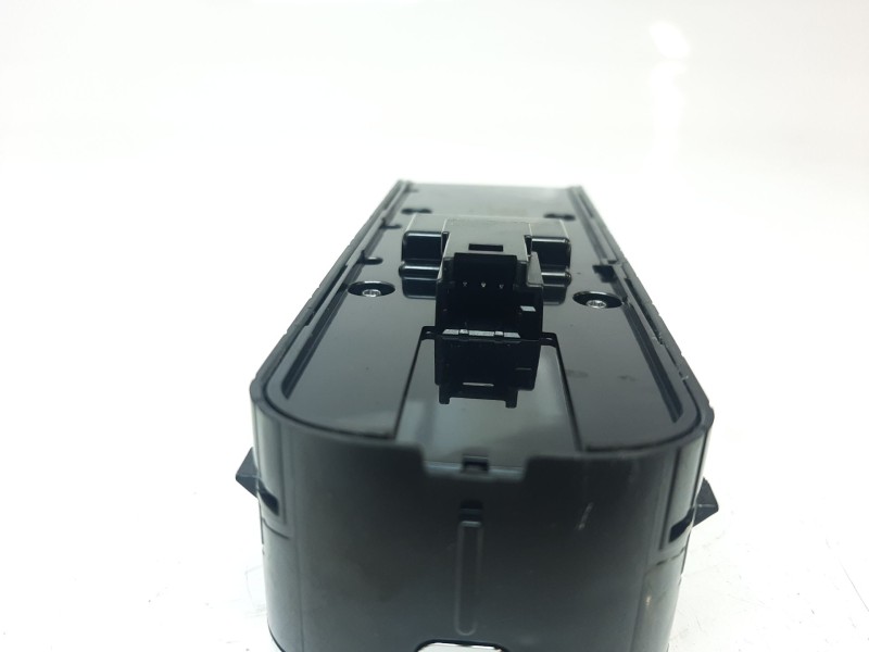Recambio de mando elevalunas delantero izquierdo para mercedes-benz clase gla (bm 247) gla 200 (247.787) referencia OEM IAM A167