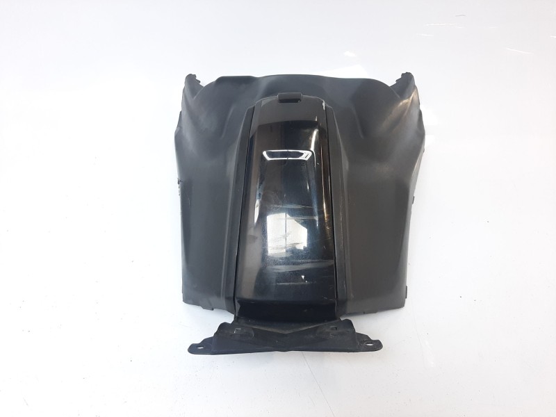 Recambio de moldura para kymco ak550 referencia OEM IAM 8015LGC6E00  