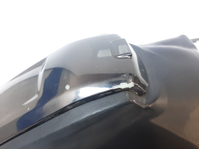 Recambio de moldura para kymco ak550 referencia OEM IAM 8015LGC6E00  