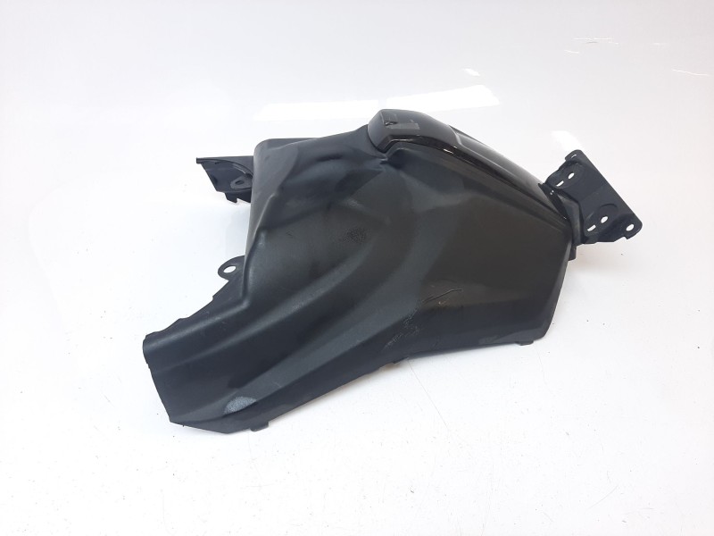 Recambio de moldura para kymco ak550 referencia OEM IAM 8015LGC6E00  