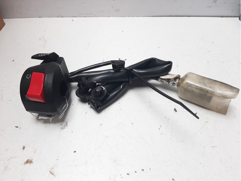 Recambio de piña luces derecha para honda cbr 650r referencia OEM IAM 35130MKND11  