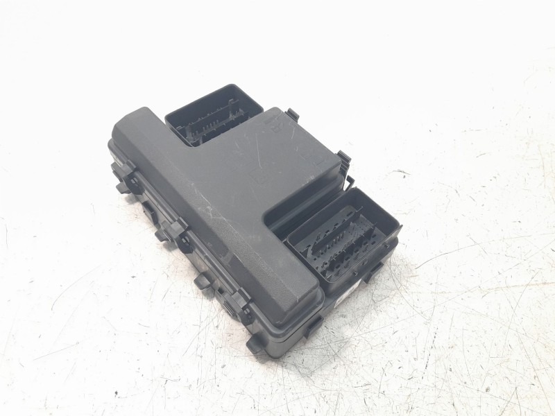 Recambio de caja reles / fusibles para ford mondeo lim. 2.0 cat híbrido referencia OEM IAM FG9T14A067MD  