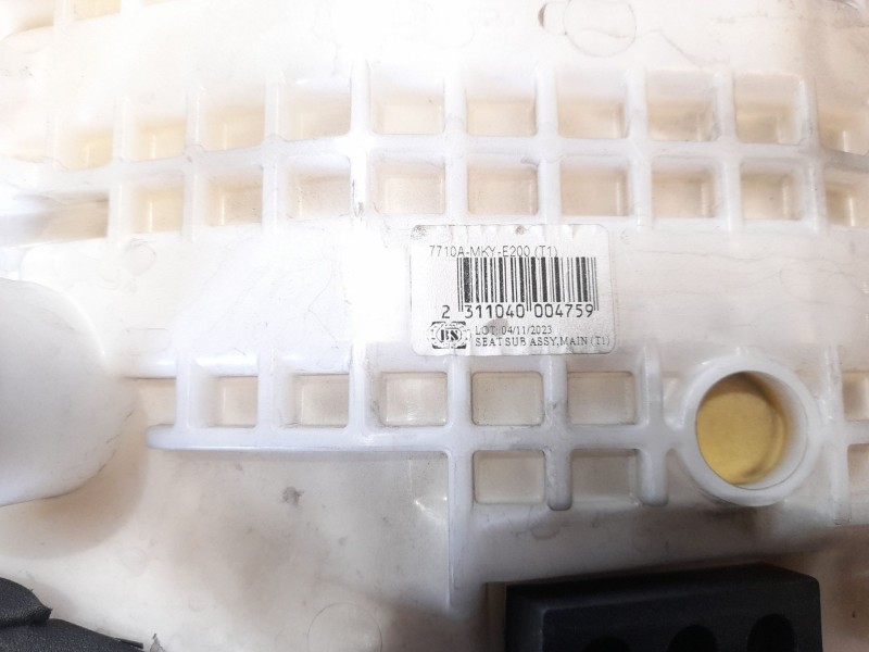 Recambio de asiento para honda cb 650r cb 650r referencia OEM IAM   