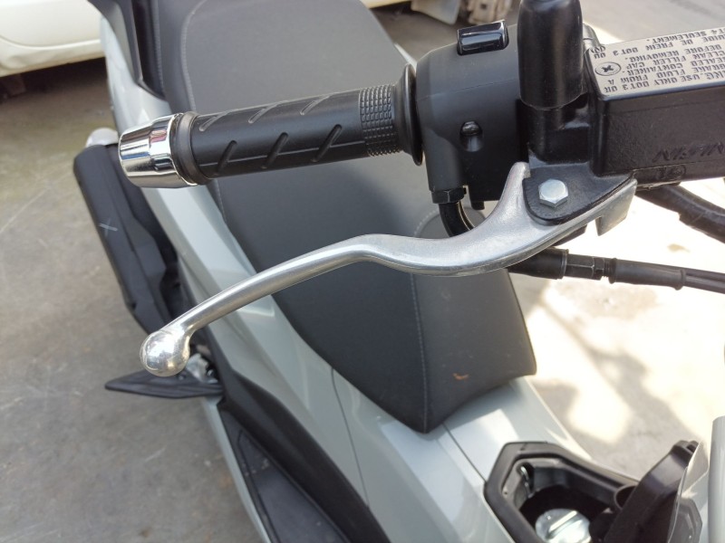 Recambio de maneta exterior delantera derecha para honda pcx pcx 125 (jk05) referencia OEM IAM   