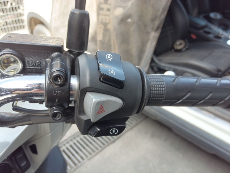 Recambio de piña luces derecha para honda pcx pcx 125 (jk05) referencia OEM IAM   