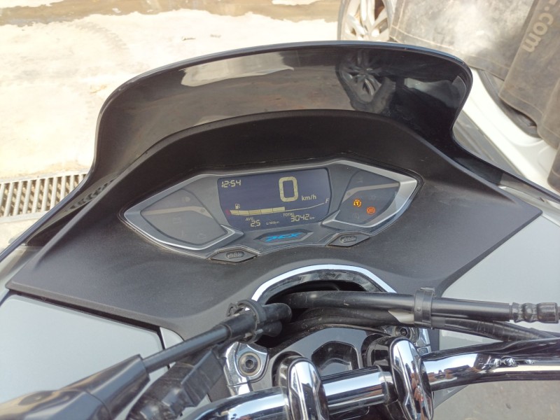 Recambio de moldura para honda pcx pcx 125 (jk05) referencia OEM IAM   